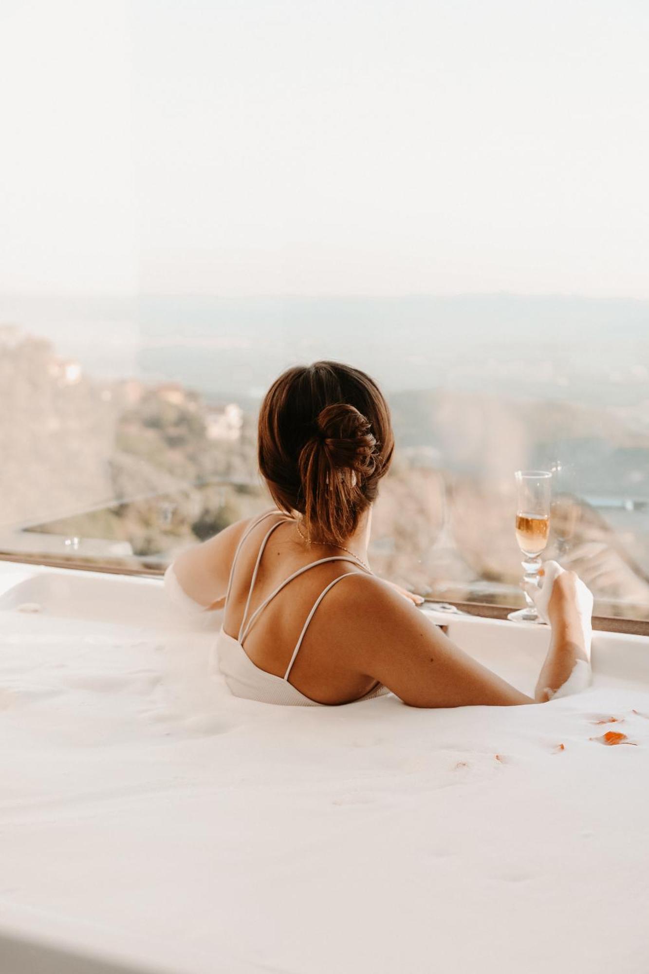 Z Art Hotel Круя Экстерьер фото