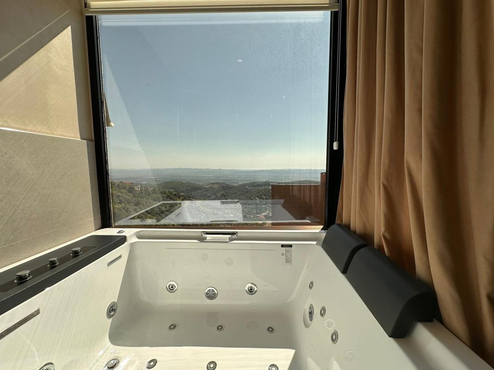 Z Art Hotel Круя Экстерьер фото