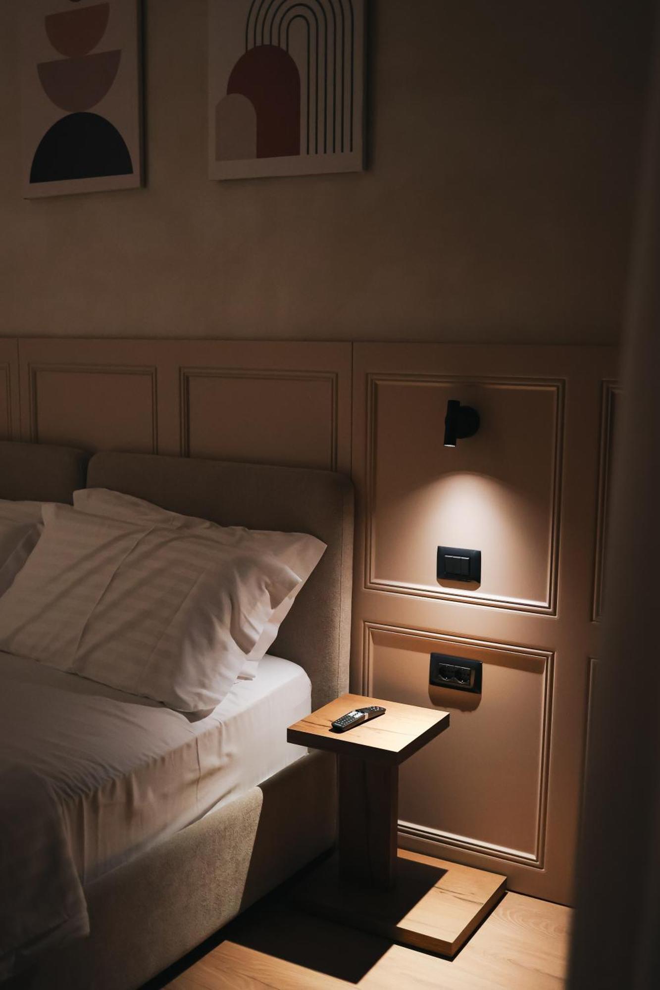 Z Art Hotel Круя Экстерьер фото